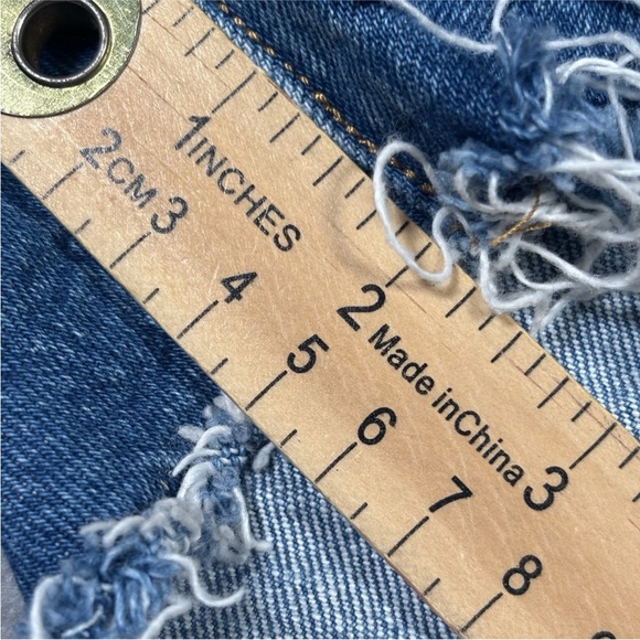 Levi's 501 Denim Shorts Women's 24 Blue Mid-Rise Hem Button-Fly Distressed - Picture 5 of 14